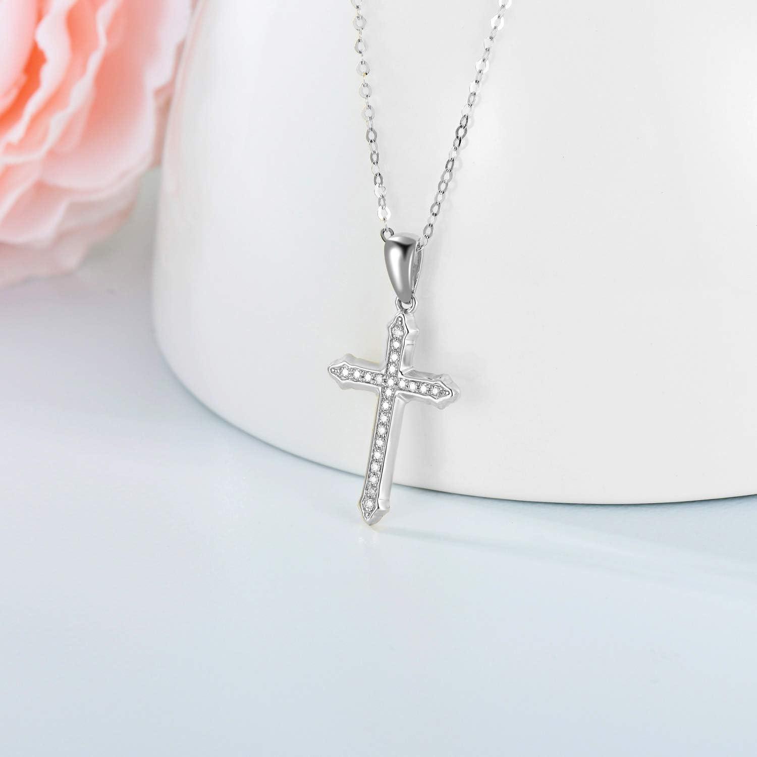 Our Honest Review‍ of the ⁣SISGEM 10k Gold Diamond ⁢Cross Necklace