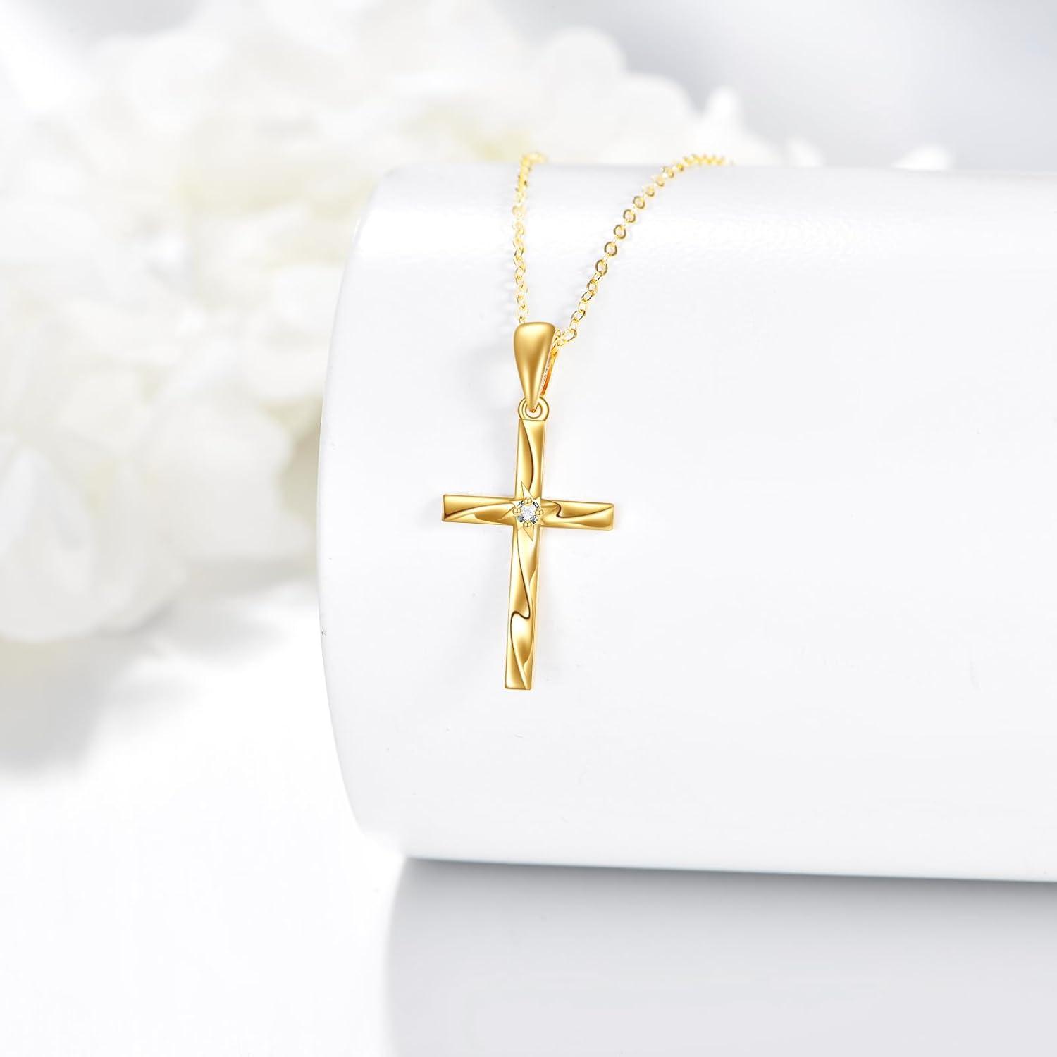 Our Honest take on the DOVRAN 14K Gold‍ Celtic Cross ⁢Necklace