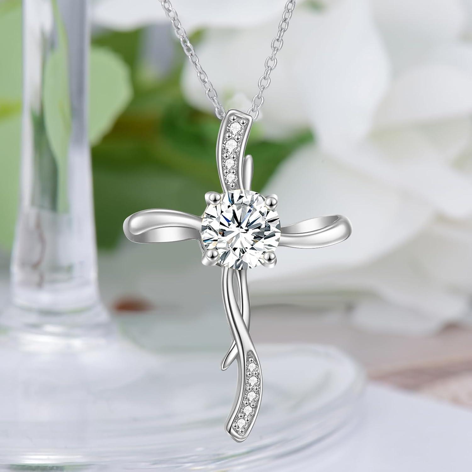 Our Honest Review of the ⁢Moissanite Diamond Cross Necklace for⁤ Women