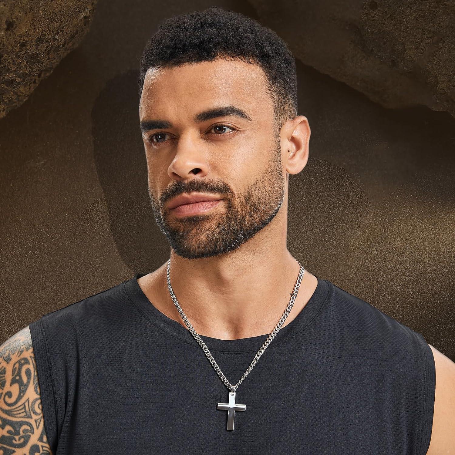 Our Review of the Qlaway Men's‍ 925 Silver Cross Necklace