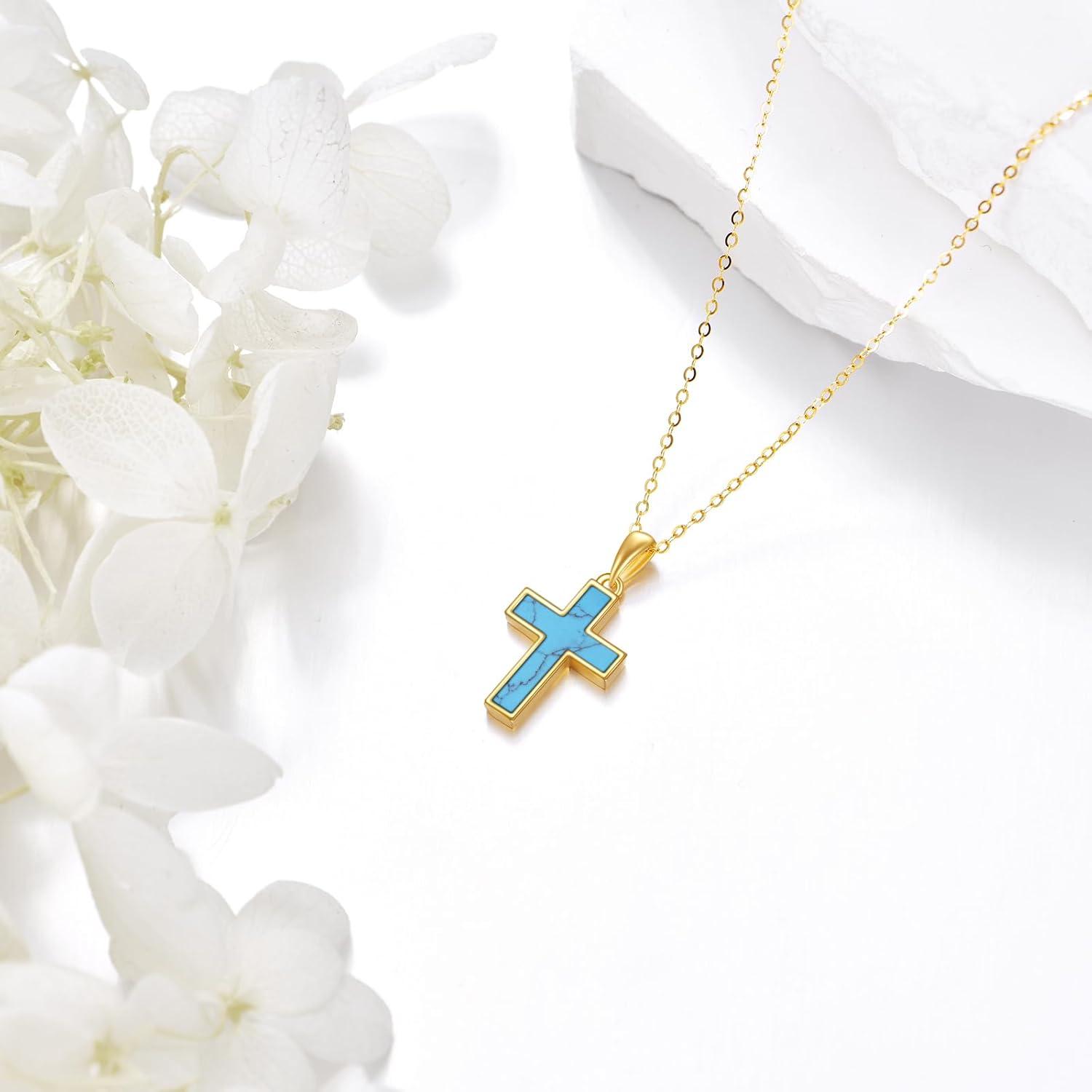 Why We love the KECHO​ 14K⁢ Gold Cross Pendant Necklace